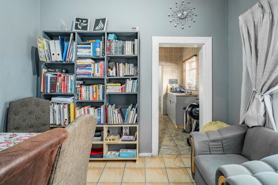 6 Bedroom Property for Sale in Woodstock Western Cape